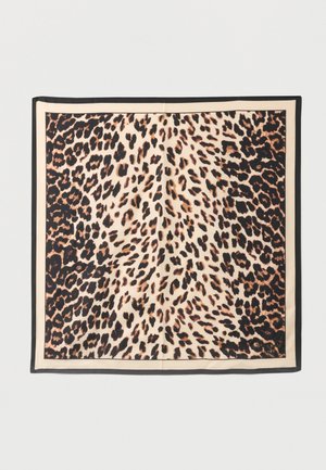 Fular pătrat cu borduri bej și negre și un model cu imprimeu de leopard în nuanțe de maro și negru.