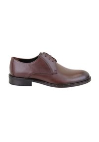 Chaussure habillée en cuir brun avec une texture lisse, bout rond et un design à laçage à cinq œillets. Caractérisée par un petit talon plat et des accents cousus.
