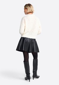 Rich & Royal MIT CREW-NECK - Neule - pearl white