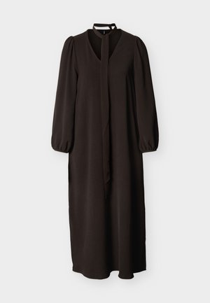 Mørk brun midi-kjole med lange puffede ermer, V-hals og et smalt stoffbånd i nakken.