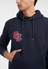 Guess Jeans - Bluza z kapturem