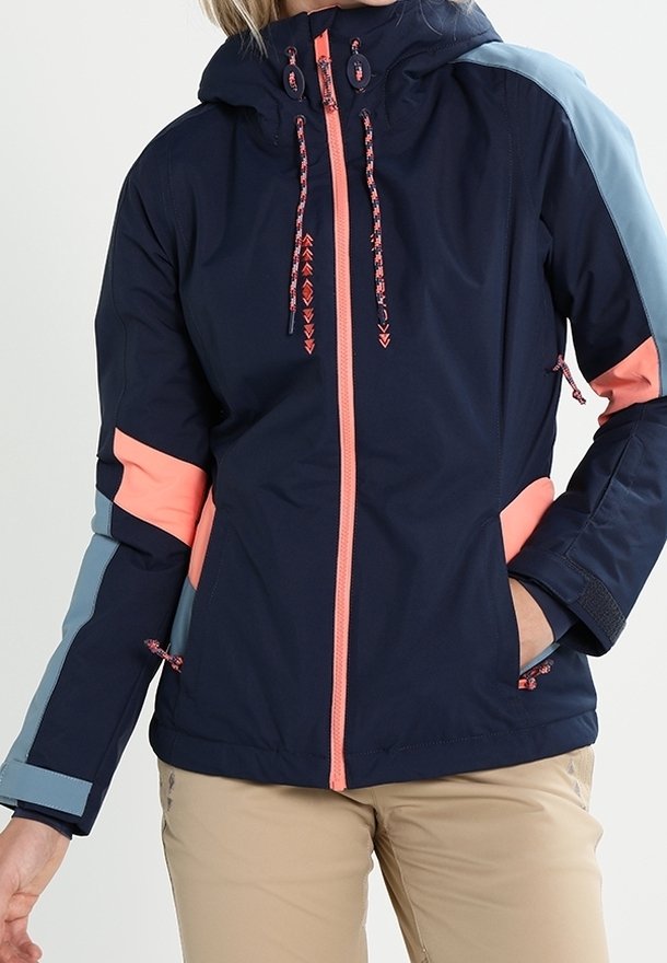 Marineblau wasserfeste Jacke mit Kapuze, ausgestattet mit Koralle und hellblauen Akzentpaneelen, verstellbaren Zugbändern und Reißverschlusstaschen.