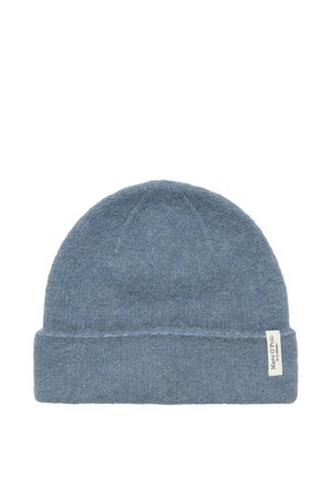 Wollen muts in zachtblauw. Voorzien van een opgerolde rand en subtiele textuur. Heeft een label aan de zijkant met de merknaam.