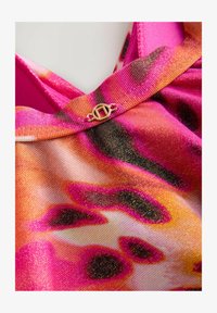 Non sélectionné, pink metallic animal print