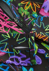 Next THROUGH STANDARD - Sweat zippé - black multi grafiti