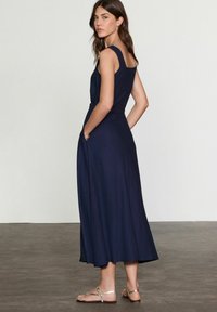 Next REGULAR FIT - BELTED SQUARE NECK MIDI - Särkkleit - navy blue