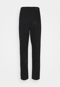 Calças de ganga pretas com um design de perna reta, apresentando uma cintura de altura média, dois bolsos traseiros e um estilo clássico de cinco bolsos.