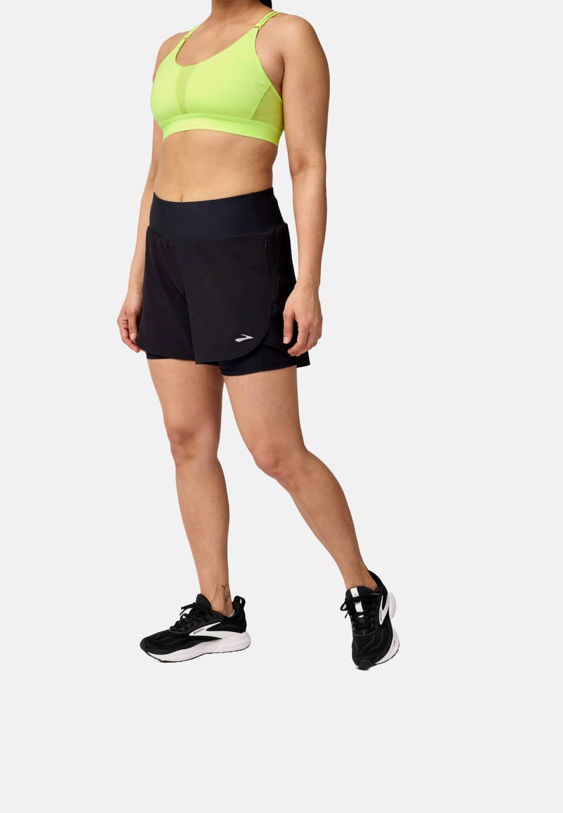 Brooks CHASER 5" 2.0 - Kratke hlače 2 v 1 - black