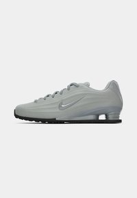 SHOX Z - Sneakers low - silver-coloured/black/metallic silver-coloured