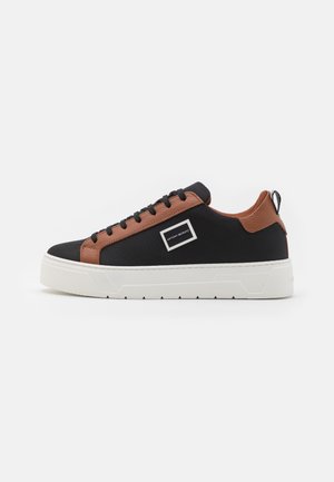 METAL BOLD - Sneakers basse - nut/black