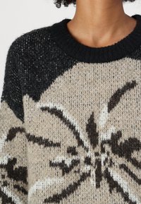 Vero Moda VMMADISON O-NECK - Trui - black