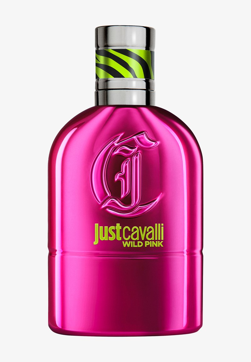 Lys rosa metallisk parfymeflaske med preget logo, sølvkork og grønt bånd med sebrastriper, merket "Just Cavalli Wild Pink."