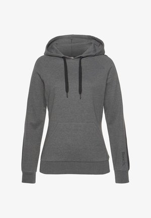 Grauer Hoodie mit einer Fronttasche, schwarzen Kordeln und einem bedruckten Logo auf dem Ärmel. Hergestellt aus weichem, strukturiertem Material. Hat eine lockere Passform.