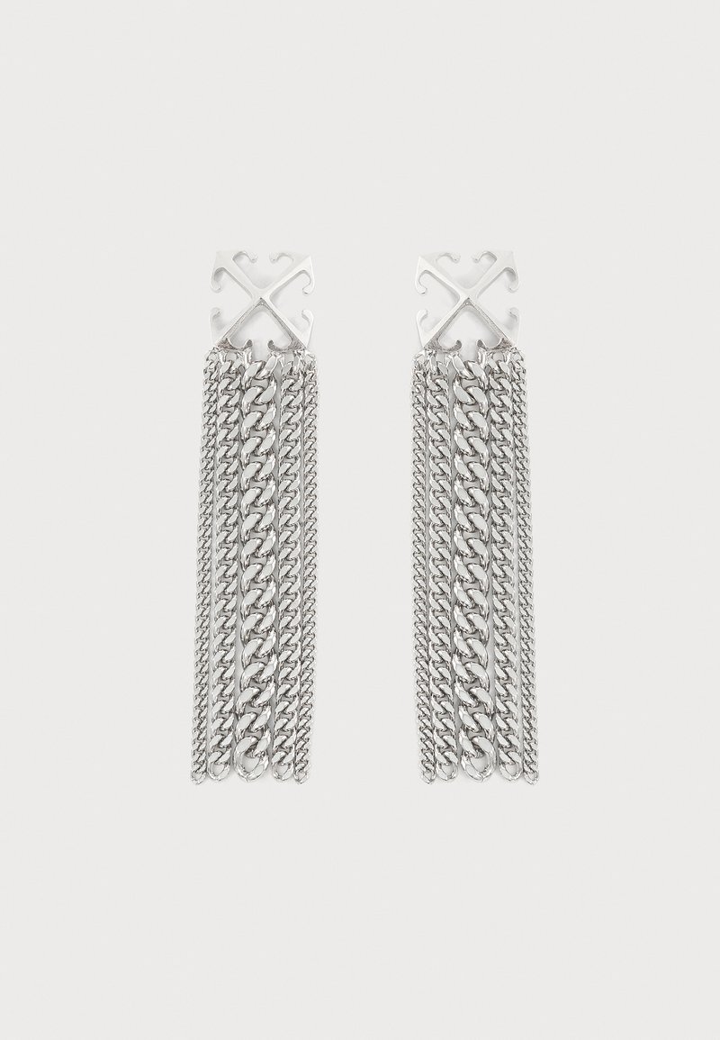 Paire de boucles d'oreilles en métal ton argent avec détail de barre croisée en haut et plusieurs chaînes pendantes.
