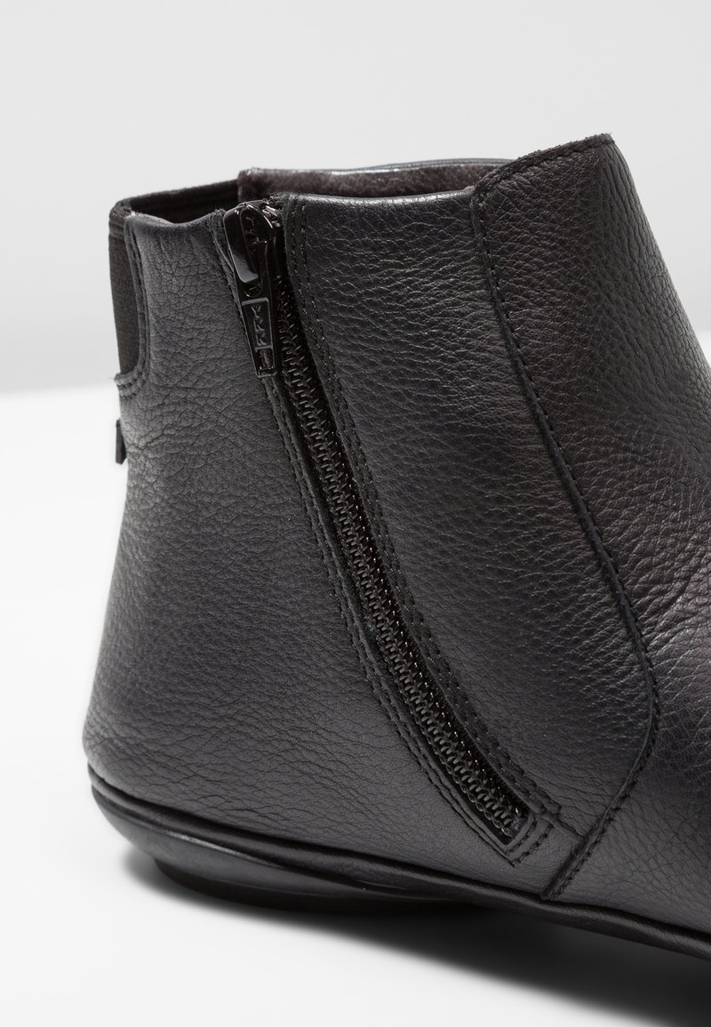 Camper Right Nina K400705 Bottines Chelsea Femme En Cuir Noir