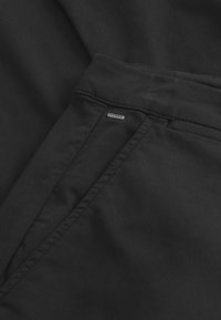 Gabba Paul K3280 Cargo Dale - Oldalzsebes nadrágok - black