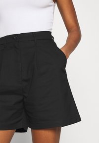 Monki Shorts - black