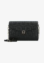 sac a main jerome dreyfuss etienne en cuir bandouliere sac a main jerome dreyfuss etienne en cuir bandouliere