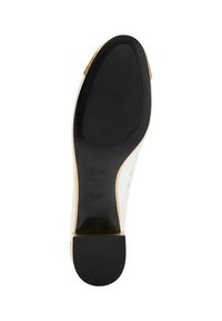 Talons transparents avec une semelle en caoutchouc noir et un design texturé. Dispose d'un orteil arrondi et d'un matériau supérieur lisse avec une finition glossy.