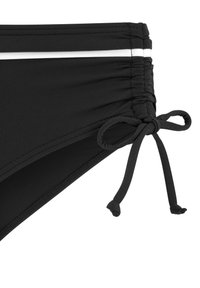 Slips da bagno neri con tessuto arricciato, design aderente e una striscia accentata bianca. Include lacci laterali regolabili per una vestibilità ottimale.