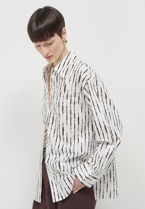 OVERSIZE FANTASIA - Button-down blouse - var bianco lana