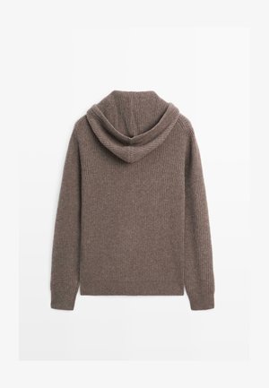 Dunkelbrauner, gerippter Strick-Hoodie mit lockerem Schnitt, strukturierter Oberfläche und großzügiger Kapuze, entworfen für Komfort und Wärme.