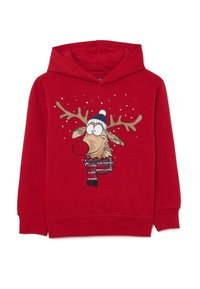 Felpa rossa con un grafiche di un renna dai grandi occhi, corna e un naso rosso, che indossa un cappello blu e una sciarpa a quadri su uno sfondo innevato.