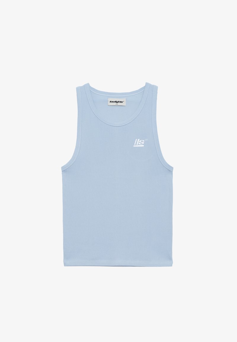 Camiseta sin mangas azul claro con textura acanalada, escote redondo y dobladillo recto. Cuenta con un pequeño logo blanco en la parte delantera. Fabricada con tela suave.