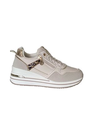 Sneaker platform beige e bianca con lati traforati, lacci bianchi, dettagli metallici dorati, cerniera con stampa leopardata e suola spessa in gomma.