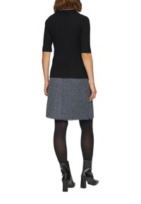 s.Oliver BLACK LABEL IM SLIM FIT MIT KONTRASTDETAILS - T-shirt basic - schwarz
