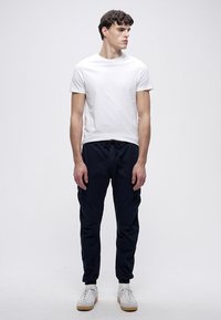 Urban Classics CARGO JOGGING PANTS - Kareiviško stiliaus kelnės - navy