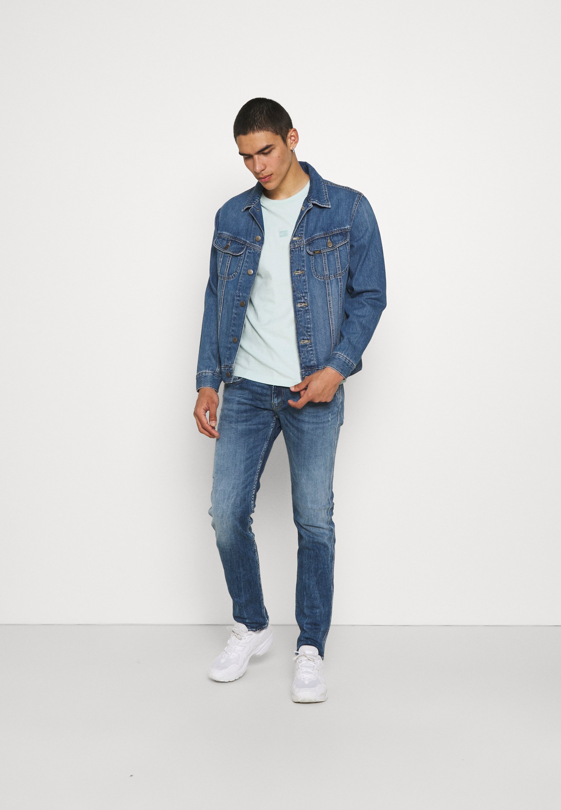 Replay ANBASS AGED - Prigludę džinsai - blue denim/mėlynų džinsų -  Zalando.lt