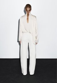 Massimo Dutti HIGH-WAIST BARREL FIT - Wide Leg - white