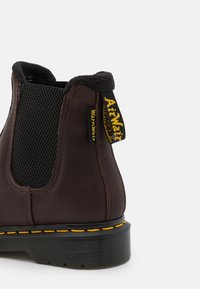 Dr. Martens 2976 UNISEX - Kotníkové boty - dark brown
