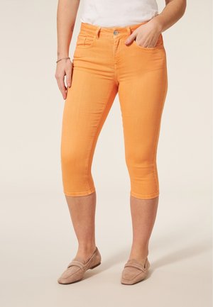 CAPRI - Jeansshort - coral