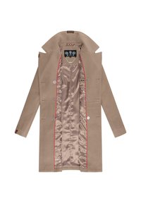 Cappotto in lana beige con design doppiopetto, colletto a intaglio e foderato in raso rosso. Presenta bottoni decorativi e etichette firmate all'interno.