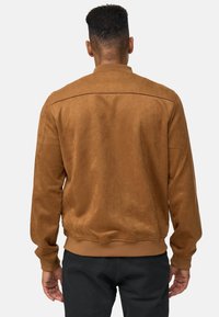 INDICODE JEANS Giacca in similpelle - light brown