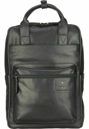 Černý kožený batoh s horními madly, předním kapsou na zip a nášivkou s logem Strellson na bílém pozadí.