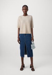 Selected Femme SLFLULU SS OPEN BACK O-NECK NOOS - Jednoduché tričko - birch