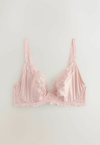 Soutien-gorge en satin rose avec des détails en dentelle complexe le long des contours et des bonnets. Comprend des bretelles réglables et une texture douce.