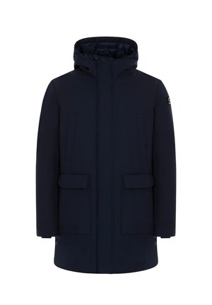 Parka della marina realizzata in tessuto resistente all'acqua; presenta un cappuccio, chiusura con zip e due tasche frontali. Texture liscia con un design minimalista.