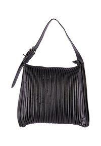 Borsa a tracolla in pelle nera con pieghe verticali, una sola tracolla regolabile e un design elegante. Presenta una texture liscia e nessun hardware visibile.