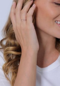 Elli SPARKLING BASIC - MIT KRISTALLEN VON SWAROVSKI® - Prsteň - rose gold-coloured