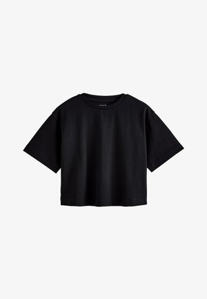 Schwarzes kurzärmeliges, bauchfreies T-Shirt mit Rundhalsausschnitt aus weichem Stoff, auf weißem Hintergrund präsentiert.