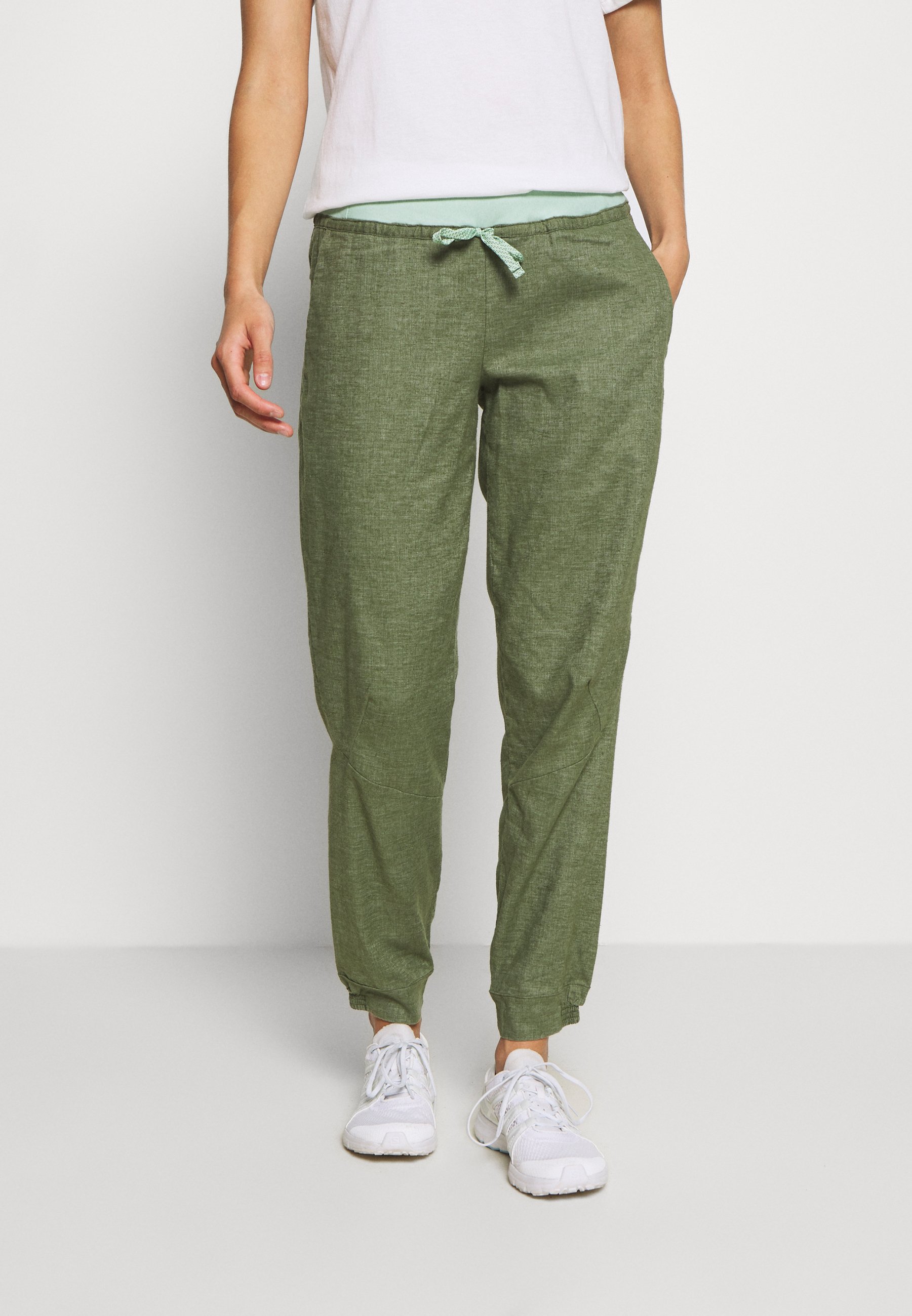 Patagonia HAMPI ROCK PANTS Bukse camp greengrønn Patagonia CHAMBEAU ROCK PANTS Bukse camp greengrønn