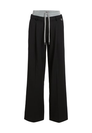 Melni platlejas bikses ar pelēku elastīgu jostu un garām pelēkām auklām, ar jostu cilpām un mazu metāla rotājumu.