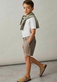 Reiss REISS WICKET CASUAL CHINO SHORTS - Chino hlače - stone