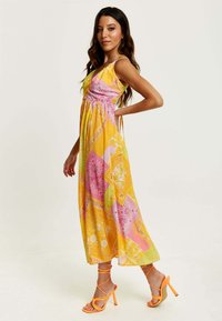 Liquorish PAISLEY PRINT STRAPPY - Day dress - yellow/pink
