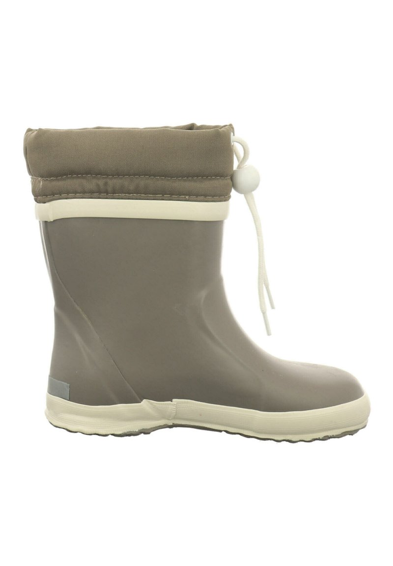 Botte de pluie en caoutchouc taupe avec un bord en tissu. Présente une semelle d'accent blanche, un cordon de serrage pour un maintien sécurisé et une semelle extérieure en caoutchouc texturé.