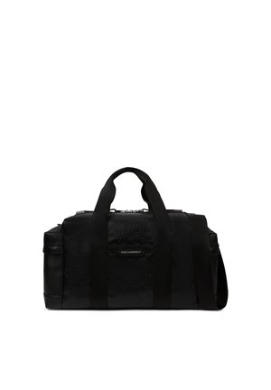 Μαύρη τσάντα duffel με ανάγλυφο σχέδιο, διπλές χειρολαβές στην κορυφή, ρυθμιζόμενο λουράκι ώμου και ετικέτα μπροστά με την επιγραφή "Karl Lagerfeld."